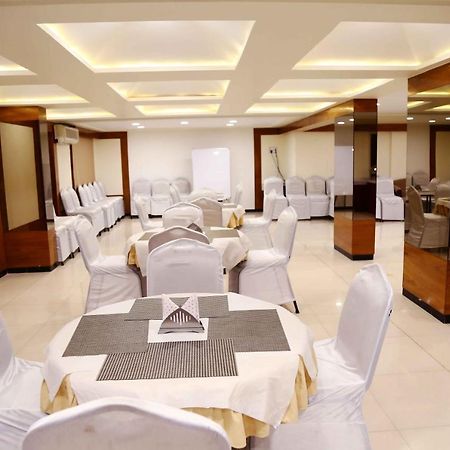 Hotel Regency Jāmnagar 외부 사진