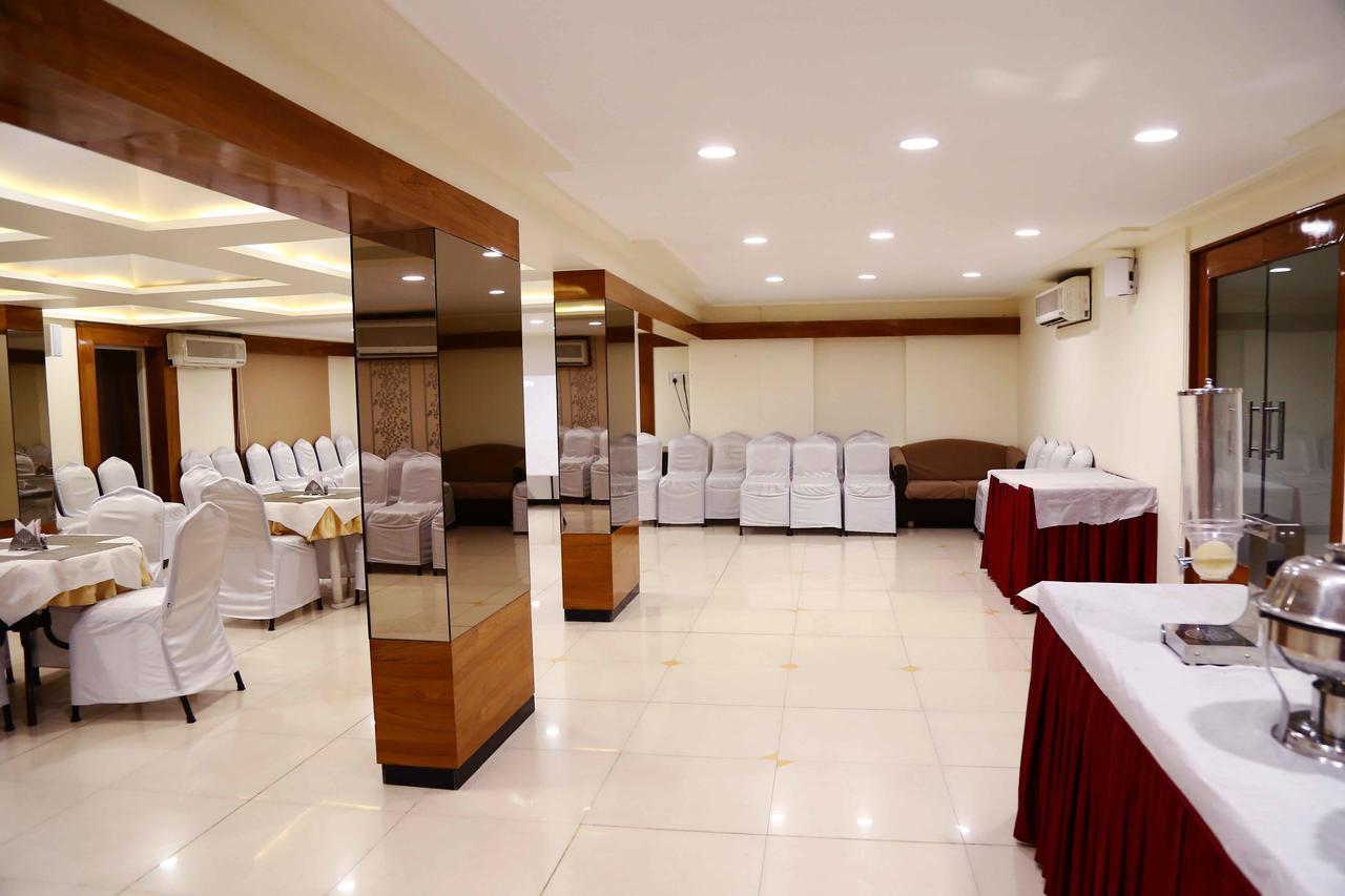 Hotel Regency Jāmnagar 외부 사진
