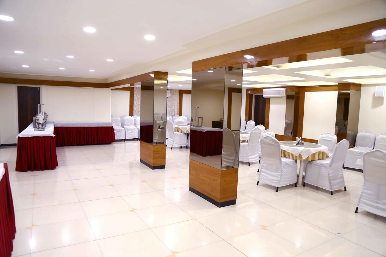 Hotel Regency Jāmnagar 외부 사진