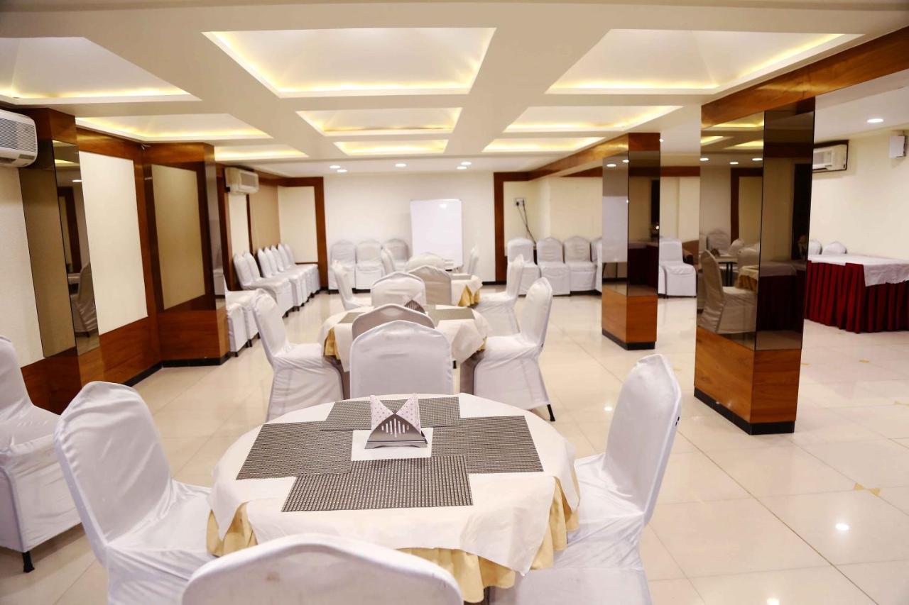 Hotel Regency Jāmnagar 외부 사진